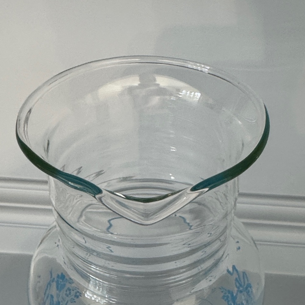 Pyrex Vintage Glass Pitcher with Cornflower Blue Pattern - Picture 6 of 9
